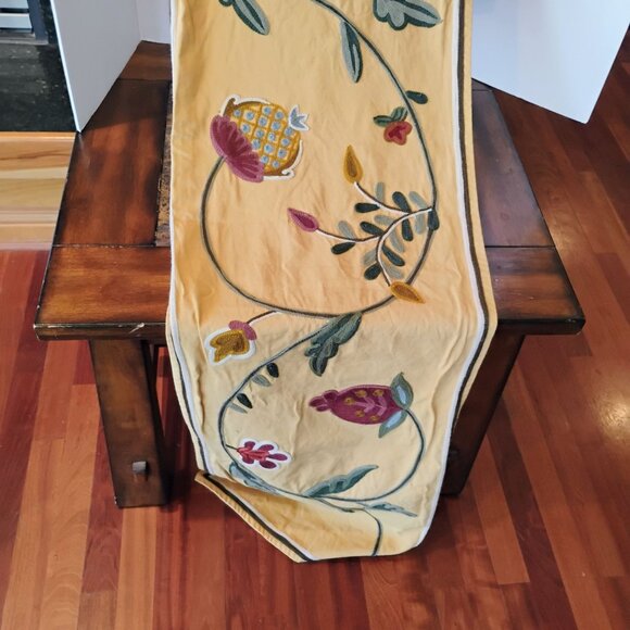 Williams Sonoma Crewel Table Runner 16"x108" Gold w/Burgundy Grapes Vines Floral - Picture 8 of 11